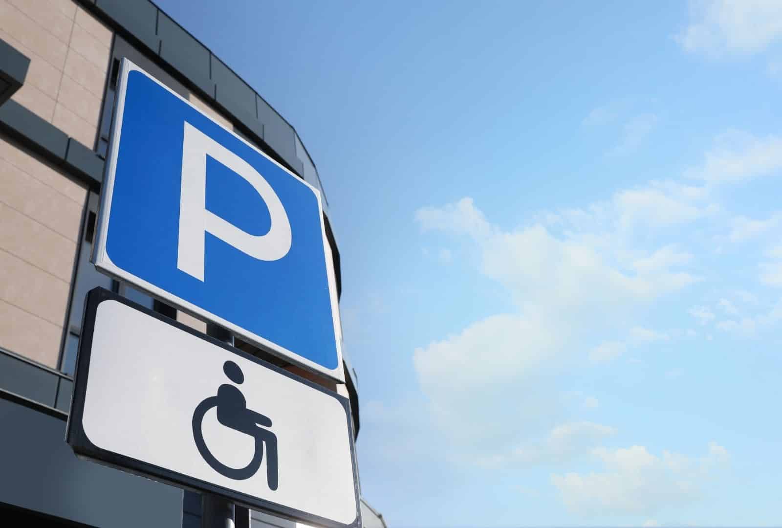 חניית נכה ליד בית חולים - תו נכה לחולה סרטן מאפשר חניה נגישה